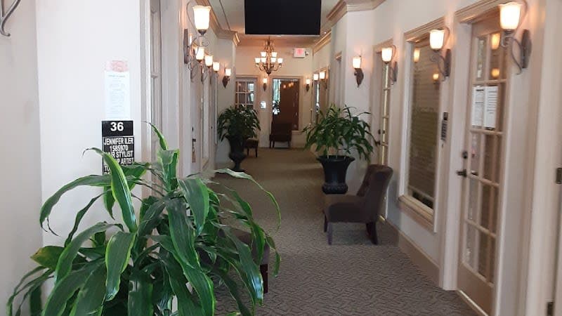 Dee Moore at Salons On The Hill photo 2 - beauty in DFW, TX