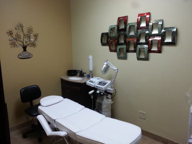Arch Brows Threading & Spa - Keller photo 2 - beauty in DFW, TX