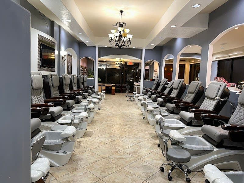 K Crown Nails & Spa in Garland